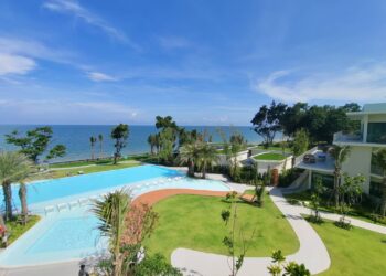 เปิดแล้ววันนี้ !รีสอร์ทใหม่ริมชายหาดชะอำสุดปัง ‘Aviyana Hua Hin’ ท่ามกลางบรรยากาศอบอุ่น