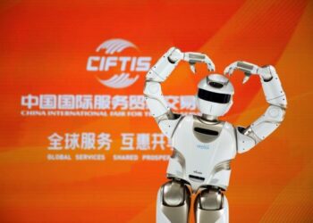 จีนสร้างเขตนำร่องกว่า 10 แห่ง ผลักดันการค้า‘การบริการ’โดดเด่นในปี 2024
