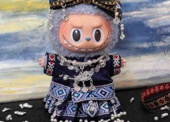 ลาบูบู้สวมชุดพื้นเมือง ‘ผ้าทอจ้วง’ เผยแพร่วัฒนธรรมชาติพันธุ์ในกว่างซี