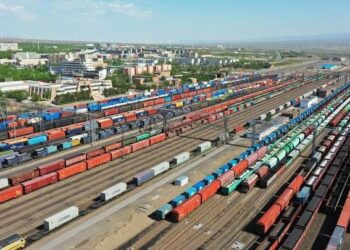 ซินเจียงรองรับรถไฟสินค้า‘จีน-ยุโรป’ ผ่านด่านบก ทะลุ 4,000 เที่ยวในปี 2025