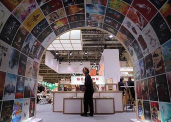 ‘หนังสือจีน’ ได้รับความสนใจจากผู้รักการอ่านในแฟรงก์เฟิร์ต