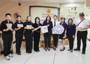 ‘ชอเฮง’ ผนึกกำลัง ‘สมาคมวารสารฯ’ มอบสิ่งของบริจาค งานกาชาดมหาวิทยาลัยธรรมศาสตร์