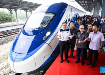 มาเลเซียเผยโฉมรถไฟ ECRL ขบวนแรก เตรีมยกระดับคมนาคมฝั่งตะวันออกของประเทศ