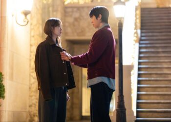 เคมีลงตัวชวนจับตามอง! อีซองคยอง ประกบ แชจงฮยอบ ในซีรีส์รักบีบหัวใจ In Your Radiant Season สตรีมได้แล้ววันนี้บน Disney+