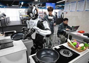 ‘AI เลี้ยงเด็ก’ พลิกโฉมอุตสาหกรรมงานบ้านในยุคสังคมสูงวัย