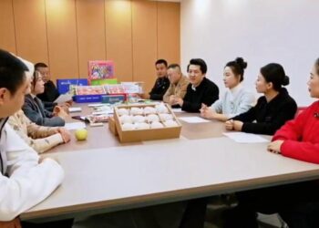 “เกษตรกรสายโค้ด” พลิกโฉมการไลฟ์ขายของบนที่ราบสูงดินเหลือง