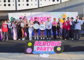 เอ็ม บี เค เซ็นเตอร์ จับมือ สำนักงานเขตปทุมวัน และกลุ่มบริษัทบีทีเอส ชวนคนเมืองใส่ใจสุขภาพจัดกิจกรรม “AEROBIC PARTY”