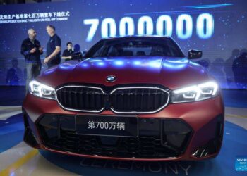 BMW ฉลองความสำเร็จ ปล่อยรถคันที่ 7 ล้านจากฐานผลิตในเสิ่นหยาง