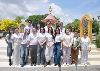 เริ่ดสมมง! “หลิง-ออม” นำทีมบวงสรวง “วาดฝันวันวิวาห์”
