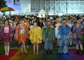 แซ่บสะเทือนไทย! Bangkok Pride 2026 สะบัดธงสีรุ้ง 500 เมตรกลางกรุงคนแน่นงานทะลุ 5 แสน