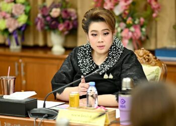 “ศุภมาส” สั่งกรมประชาฯเกาะติดไฟไหม้คลองถมเซ็นเตอร์ เตือนระวังเพจปลอมแอบอ้างรับบริจาคและข่าวปลอม