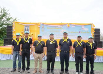 สชป. 8 เข้าร่วมกิจกรรมจิตอาสาพัฒนากำจัดผักตบชวาและสิ่งกีดขวางทางน้ำ เนื่องในวันคล้ายวันพระบรมราชสมภพพระบาทสมเด็จพระเจ้าอยู่หัว