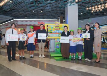 เอ็ม บี เค เซ็นเตอร์ จุดประกายทักษะภาษาผ่านโครงการ “Junior Guide”สนับสนุนเยาวชนสวมบทบาท “มัคคุเทศก์น้อย” ต้อนรับทัวริสต์ ส่งเสริมการท่องเที่ยวไทย