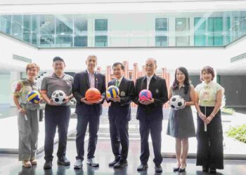 รวมพลังจิตอาสา มอบอุปกรณ์กีฬาและเครื่องอุปโภคบริโภคให้โรงเรียนไทยรัฐวิทยา